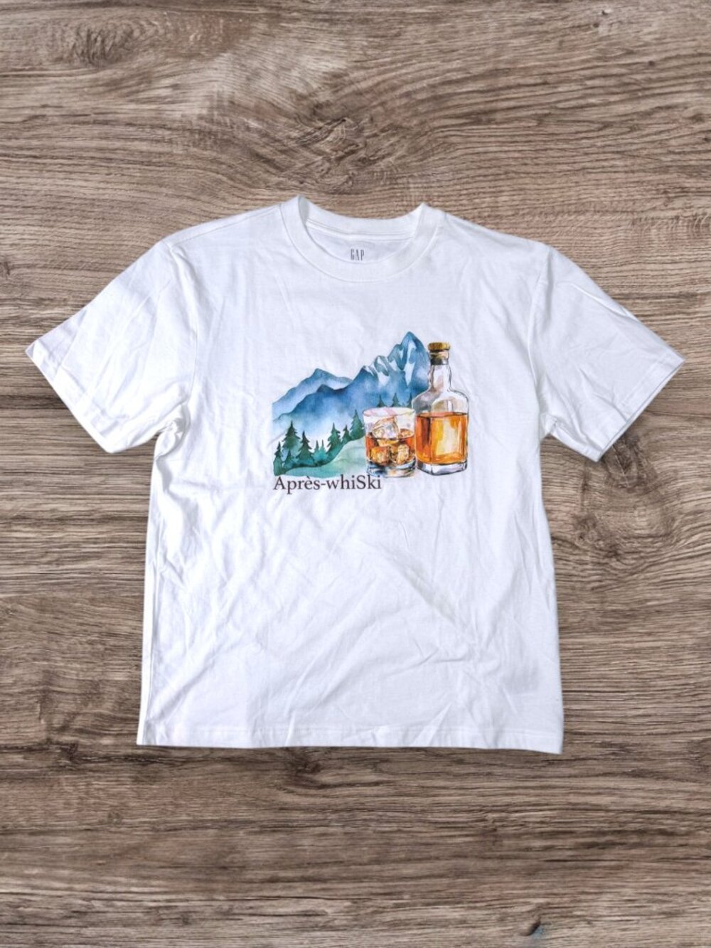 NWT Gap Après WhiSki Ski Graphic Tee White Mountain Whiskey T-Shirt Mens M